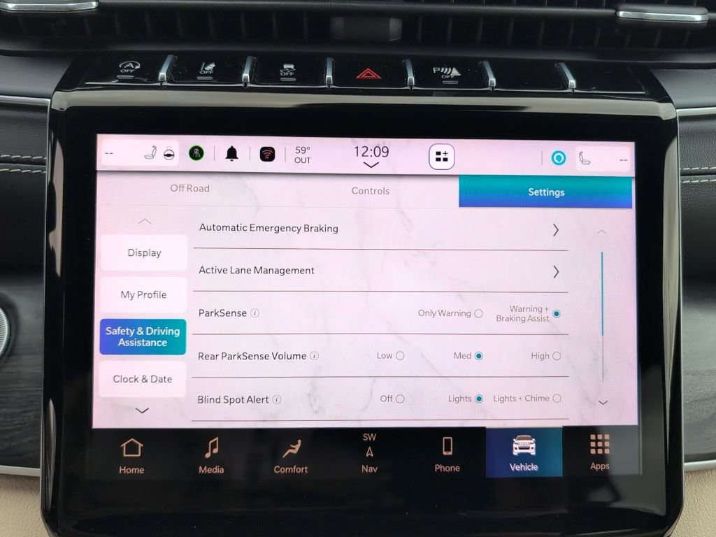 Used 2023 Jeep Grand Cherokee Limited image 46