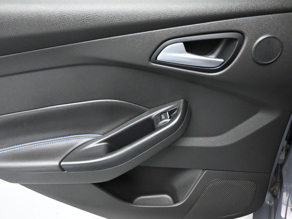 Used 2017 Ford Focus RS image 30