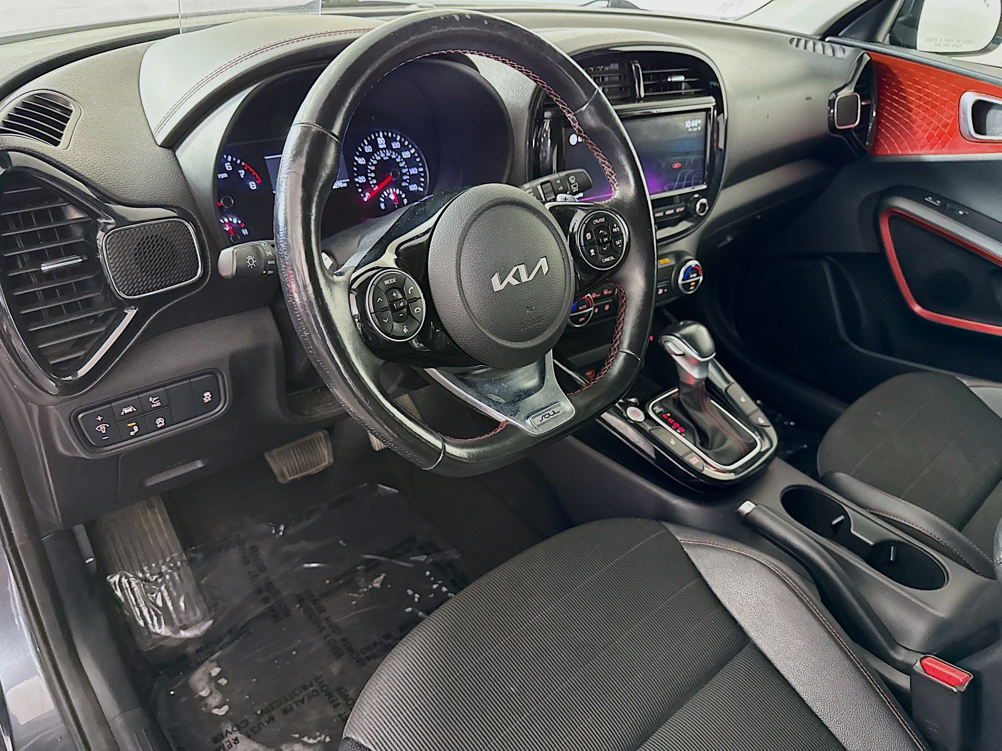 Used 2022 Kia Soul Turbo FWD image 23