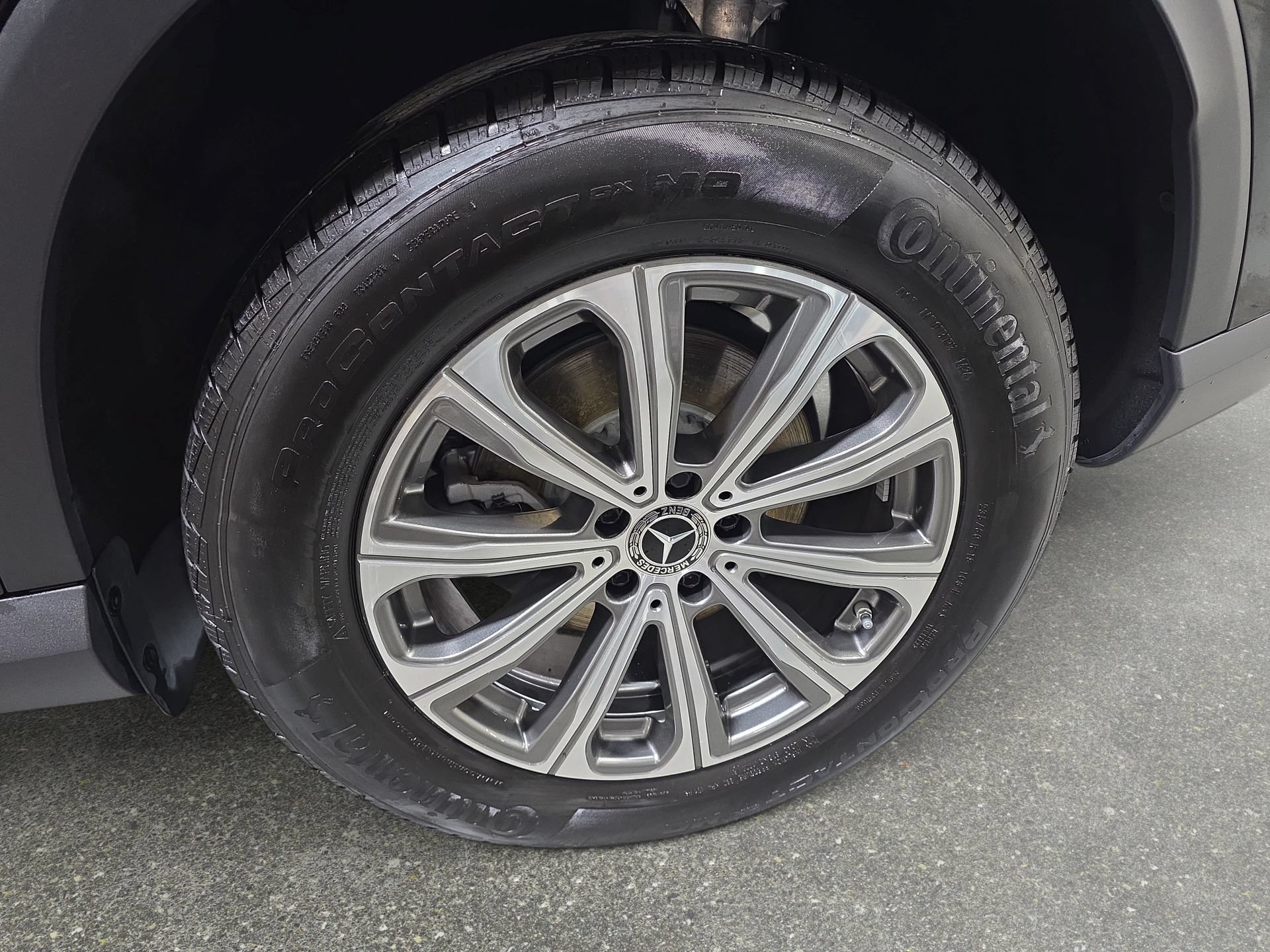 Used 2024 Mercedes-Benz GLC 300 4MATIC image 32
