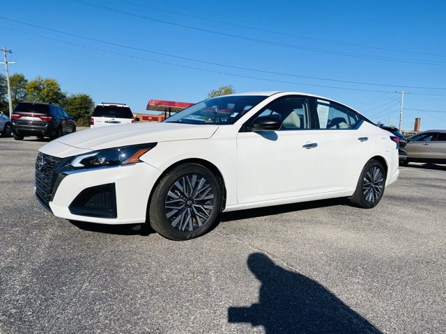 Used 2025 Nissan Altima 2.5 SV image 3