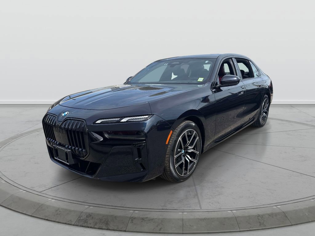 Used 2025 BMW 740i xDrive AWD/4WD image 3
