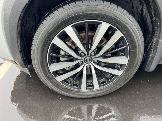 Used 2024 Nissan Pathfinder Platinum image 8