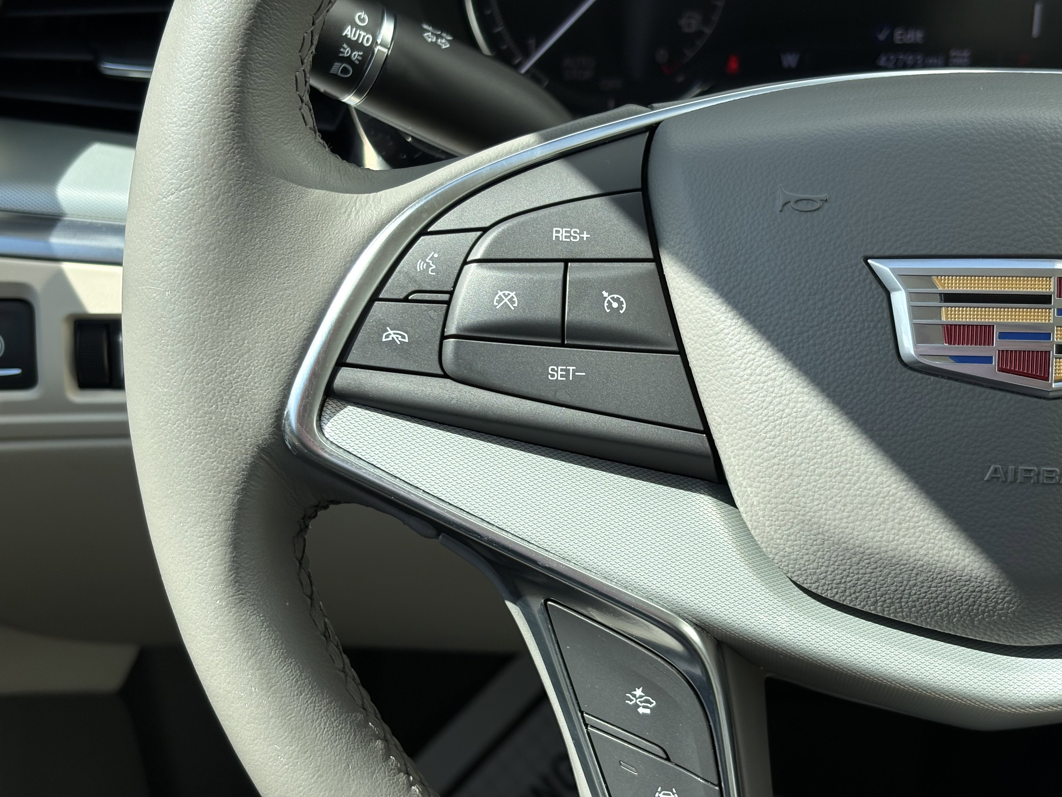 Certified 2023 Cadillac XT5 Premium Luxury w/ LPO, Floor Liner Package image 17