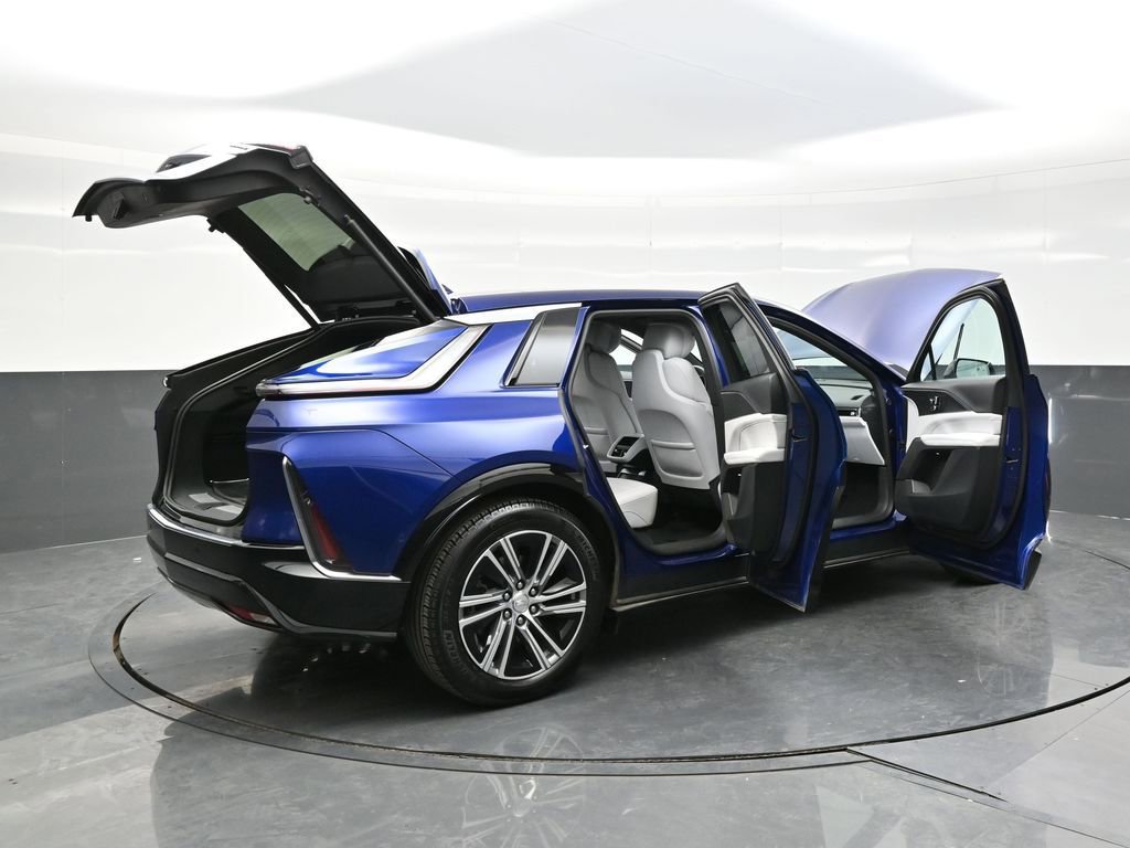 Certified 2024 Cadillac Lyriq Luxury w/ LPO, Floor Liner Package AWD/4WD image 40