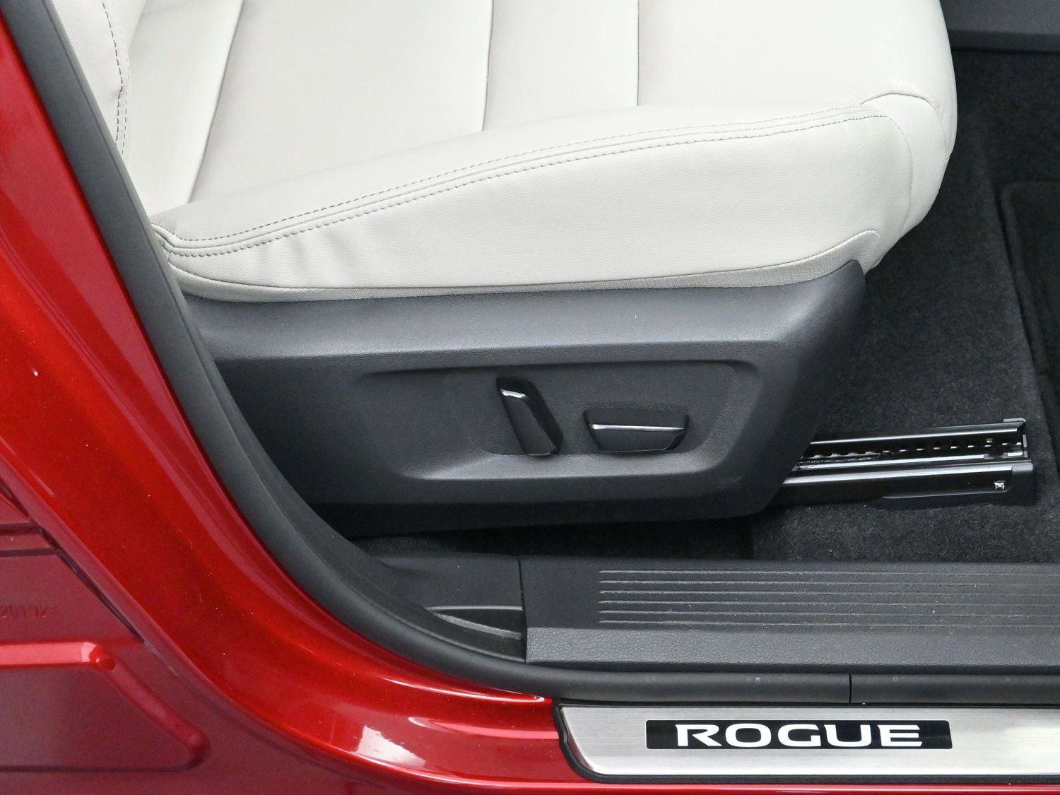 Used 2022 Nissan Rogue SL w/ SL Premium Package image 33