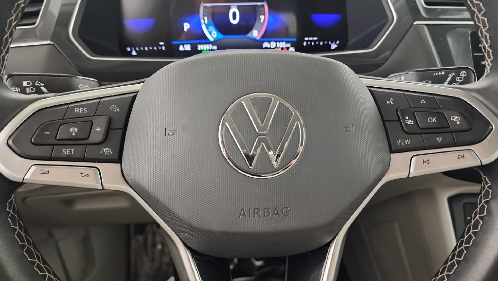 Used 2024 Volkswagen Tiguan SE AWD/4WD image 12