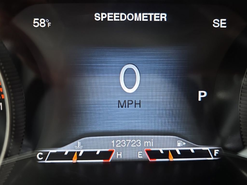 Used 2018 Jeep Cherokee Trailhawk w/ Comfort/Convenience Group AWD/4WD image 22