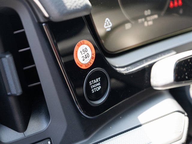 New 2025 Porsche Cayenne Coupe image 27