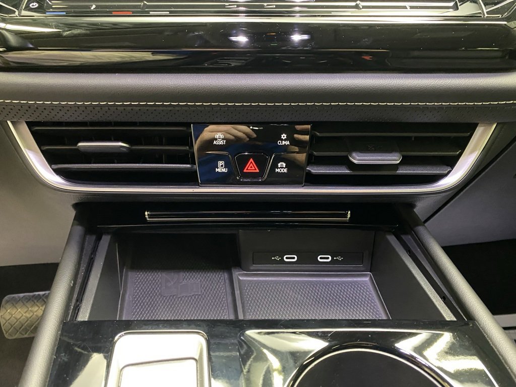 Used 2024 Volkswagen Atlas SE image 23