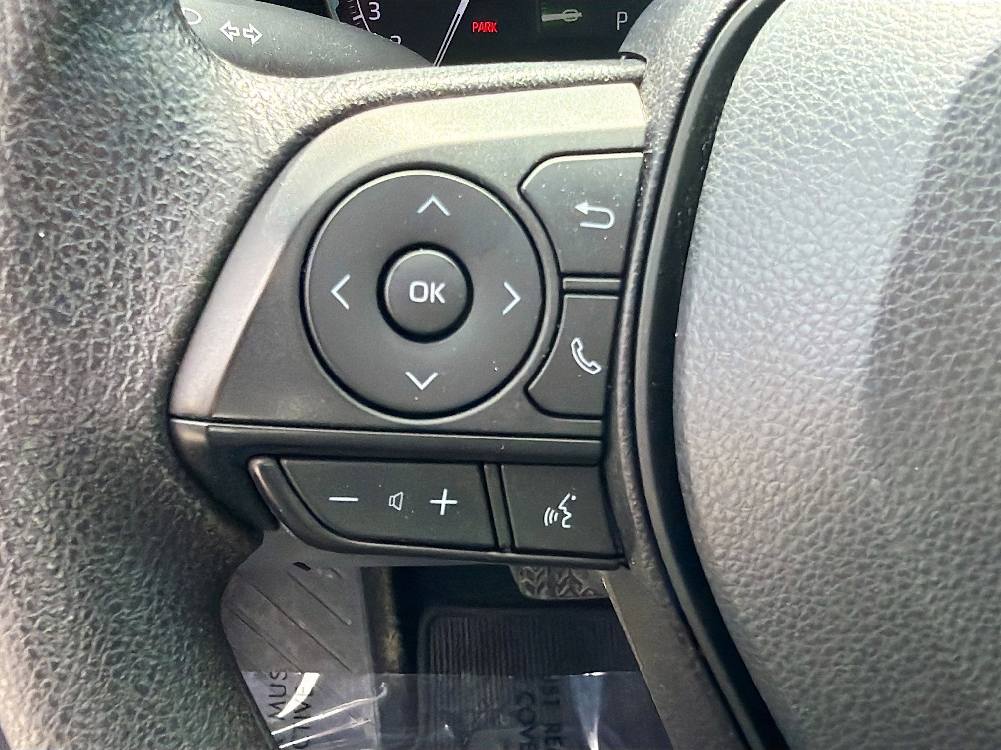 Used 2024 Toyota RAV4 LE image 33