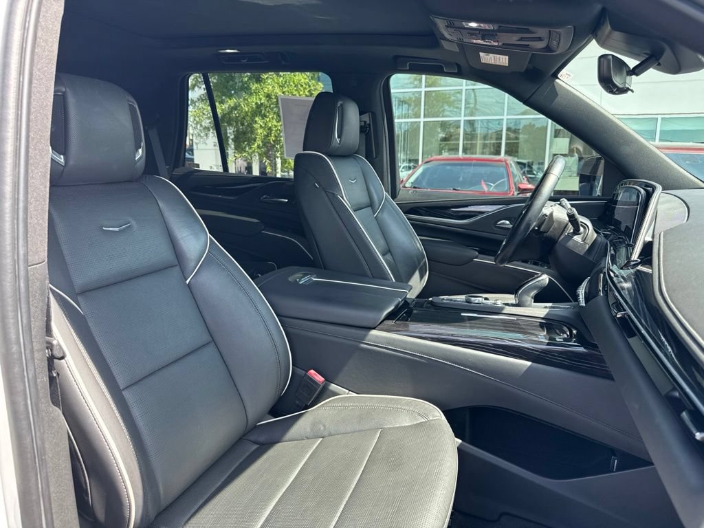 Used 2022 Cadillac Escalade Sport w/ Touring Package AWD/4WD image 16