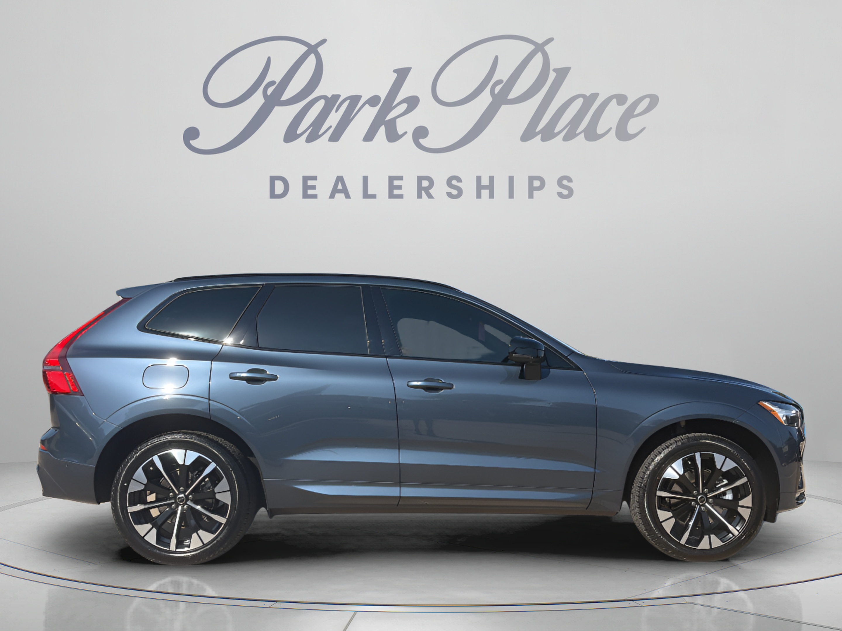 New 2027 Volvo XC60 B5 Plus AWD/4WD image 8