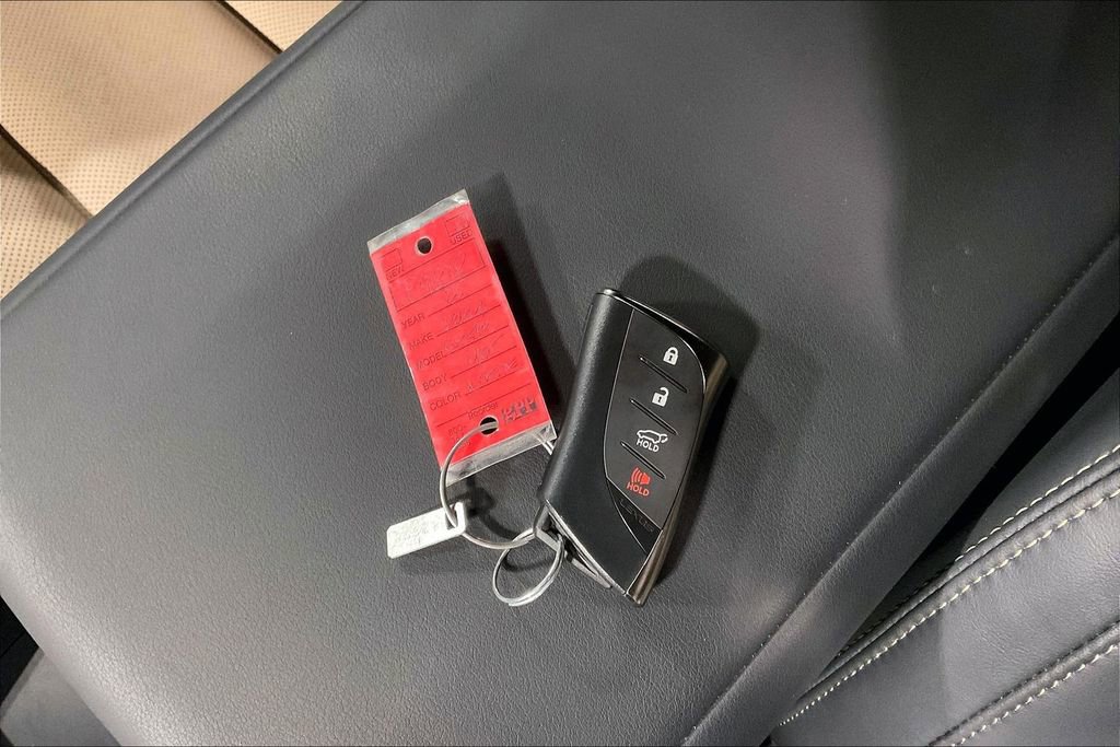 Used 2025 Lexus GX 550 image 13