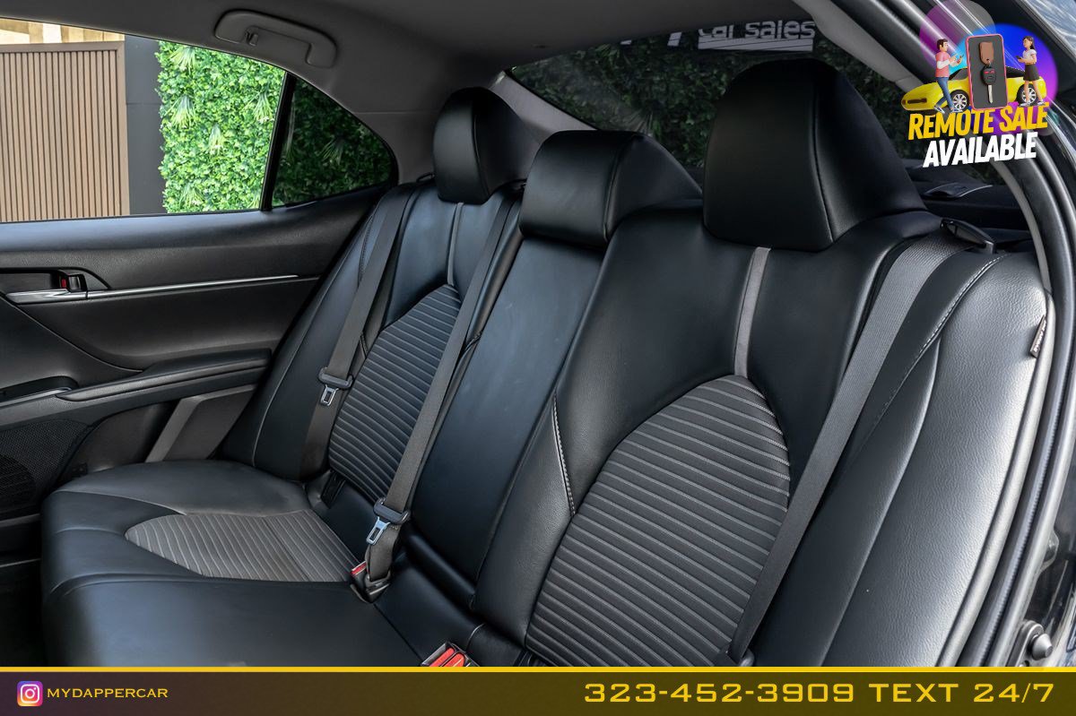 Used 2020 Toyota Camry SE FWD image 15