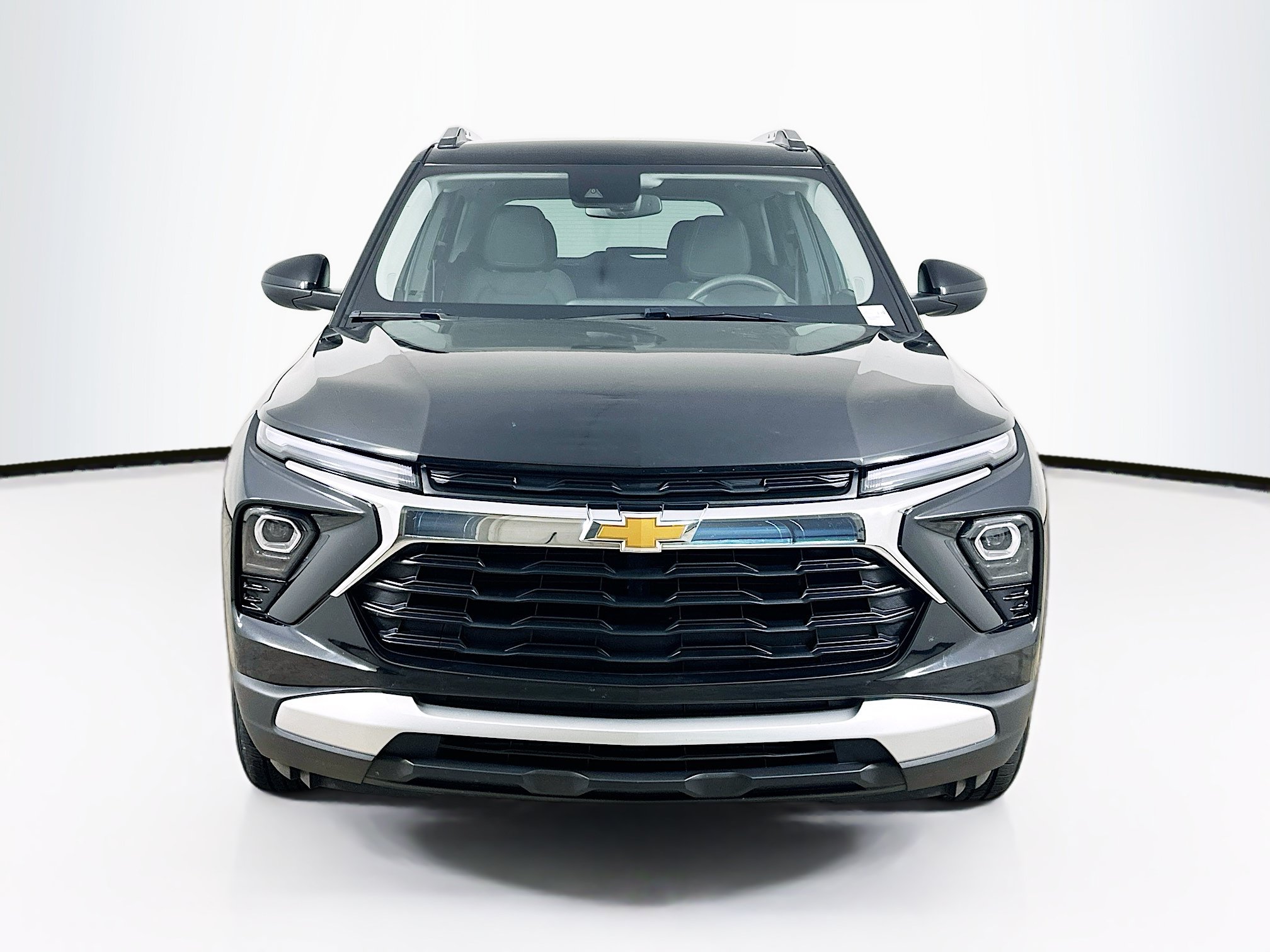 Used 2024 Chevrolet TrailBlazer LT AWD/4WD image 2