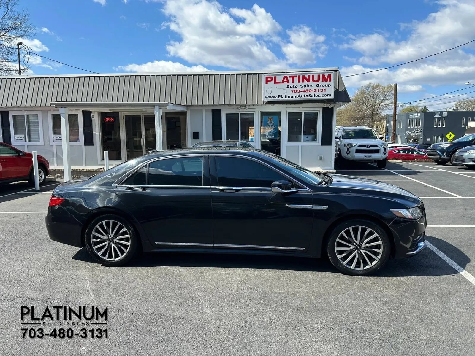 Used 2019 Lincoln Continental Select FWD image 2