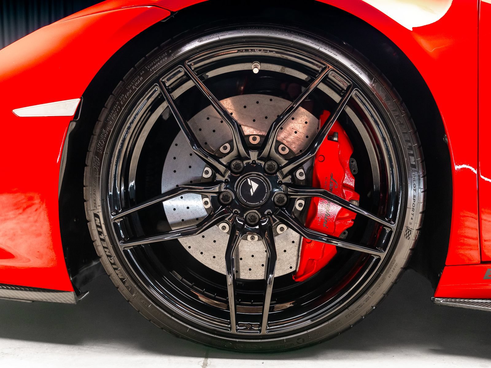 Used 2017 Lamborghini Huracan LP 610-4 AWD/4WD image 28