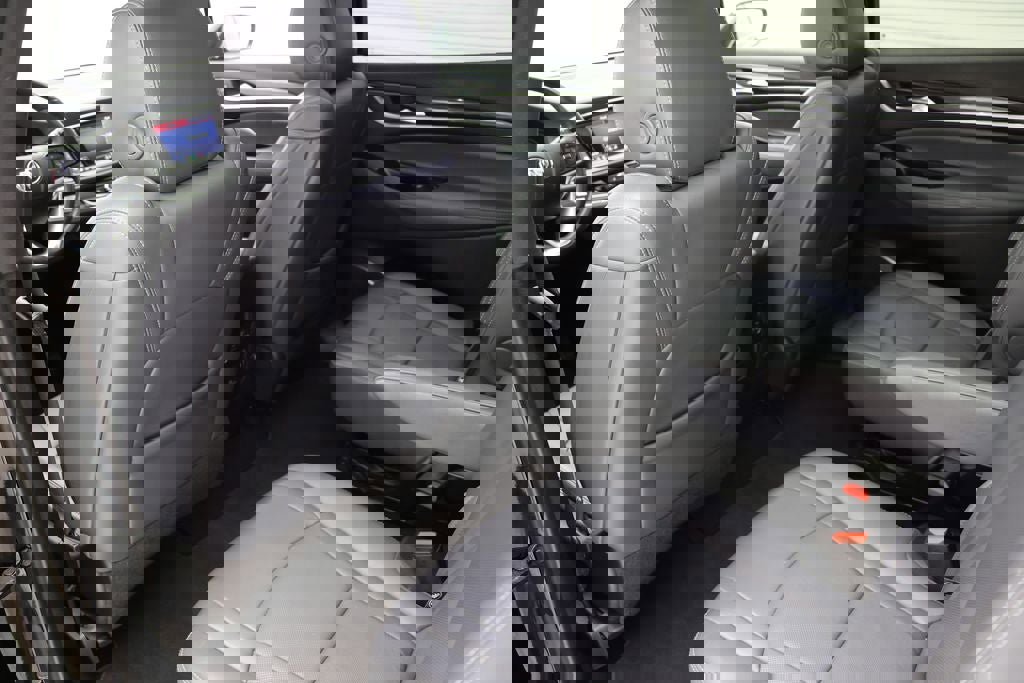 Used 2022 Buick Enclave Essence w/ Experience Buick Package image 12