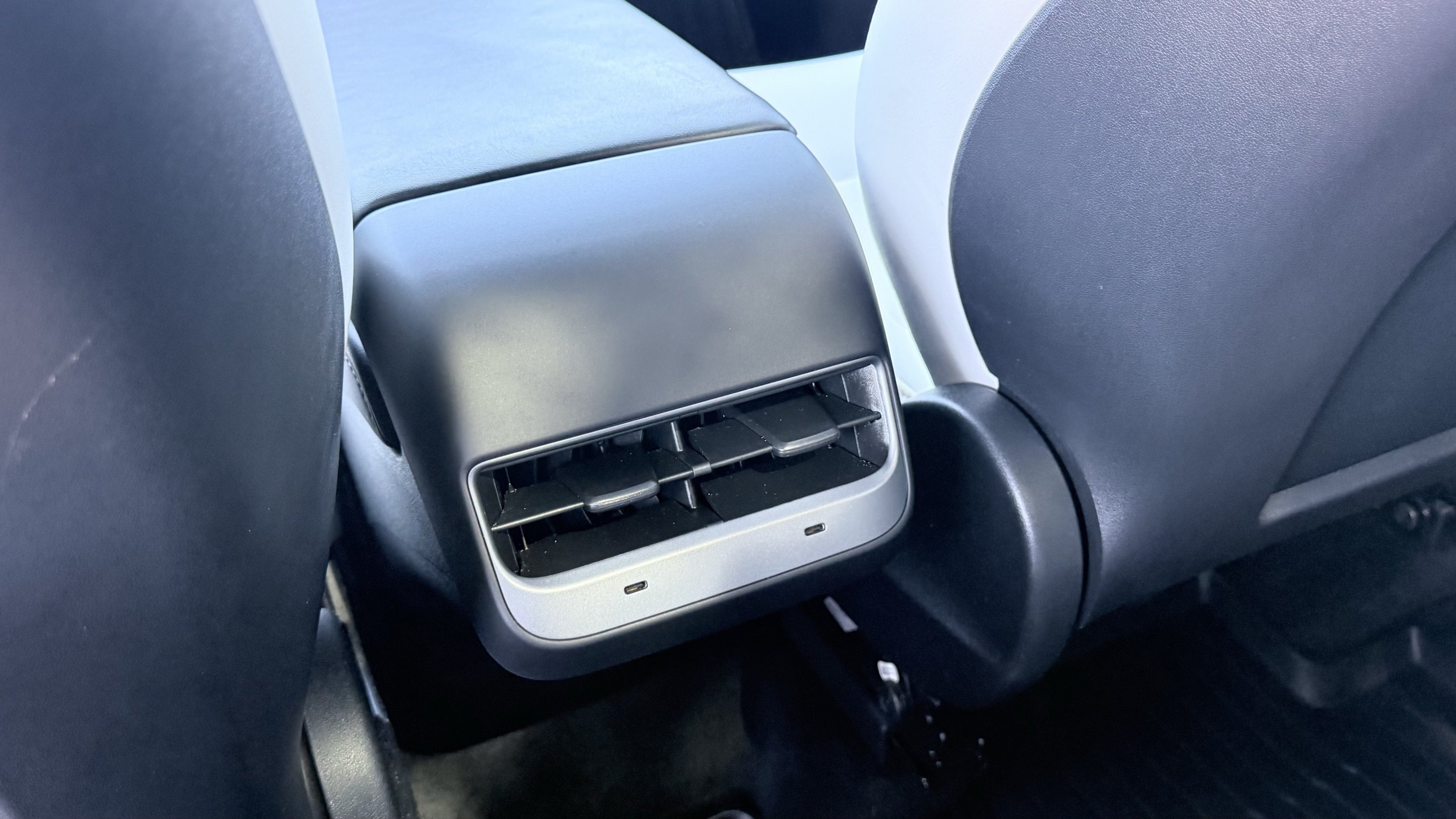 Used 2023 Tesla Model Y Long Range AWD/4WD image 45