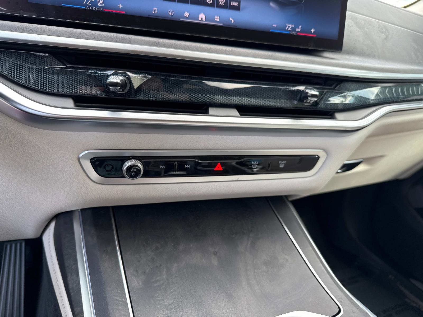 Certified 2025 BMW X7 xDrive40i w/ Premium Package image 26