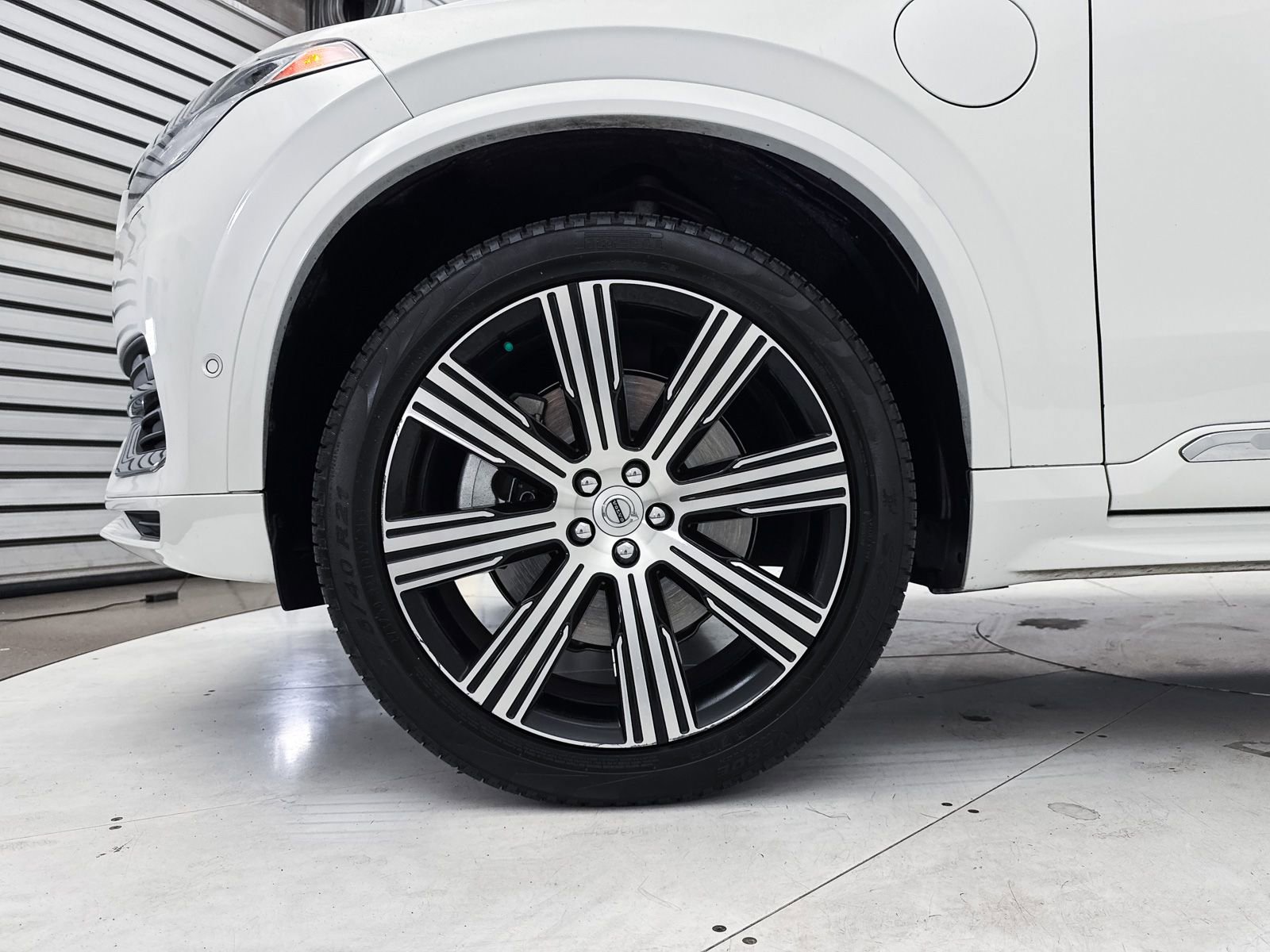 Used 2024 Volvo XC90 T8 Plus w/ Protection Package Premier image 17