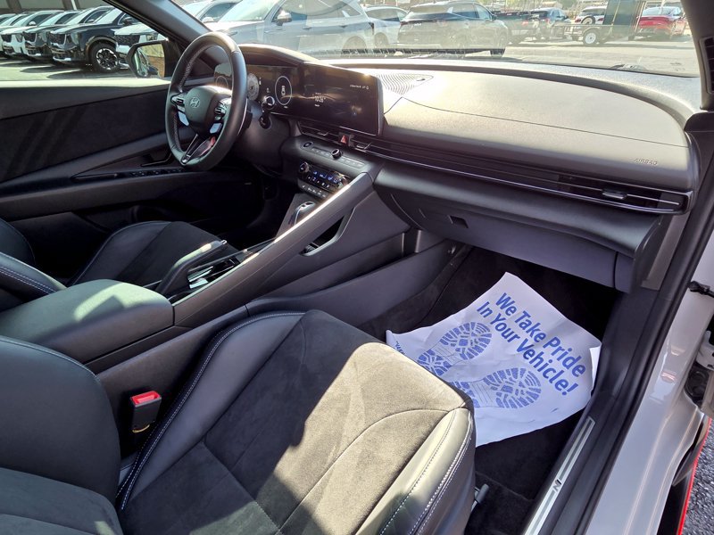 Used 2025 Hyundai Elantra N FWD image 12