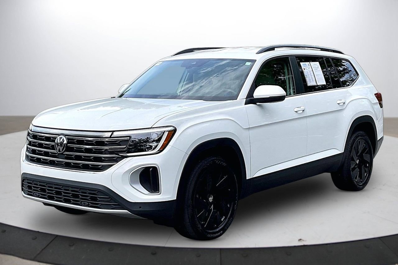 Used 2025 Volkswagen Atlas SE w/ Black Wheel Package AWD/4WD image 4