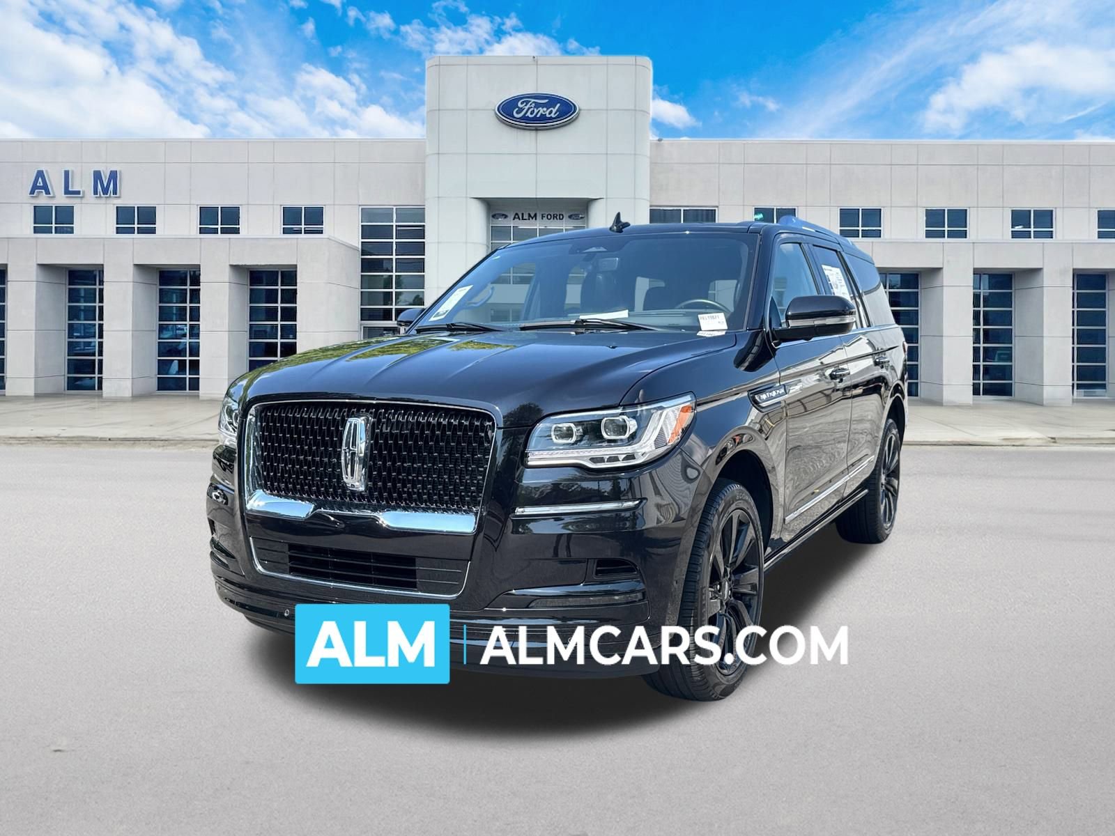 Used 2024 Lincoln Navigator Reserve w/ Monochromatic Package
