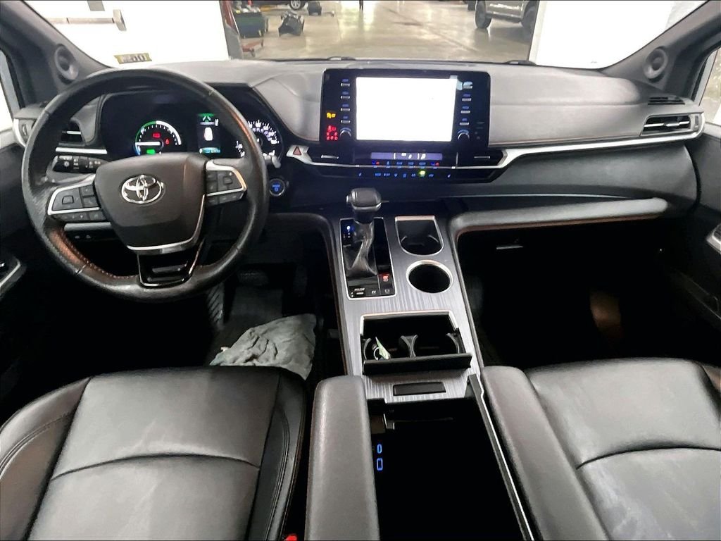 Used 2021 Toyota Sienna XSE w/ XSE Plus Package AWD/4WD image 22