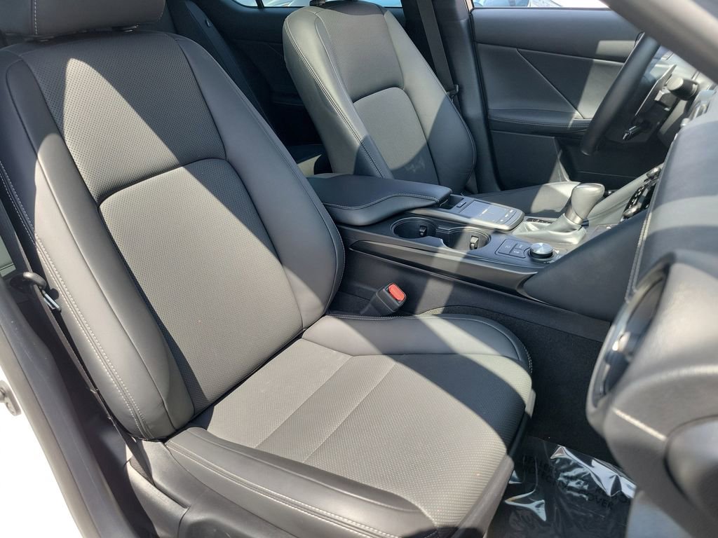 Used 2024 Lexus IS 350 F Sport RWD image 16