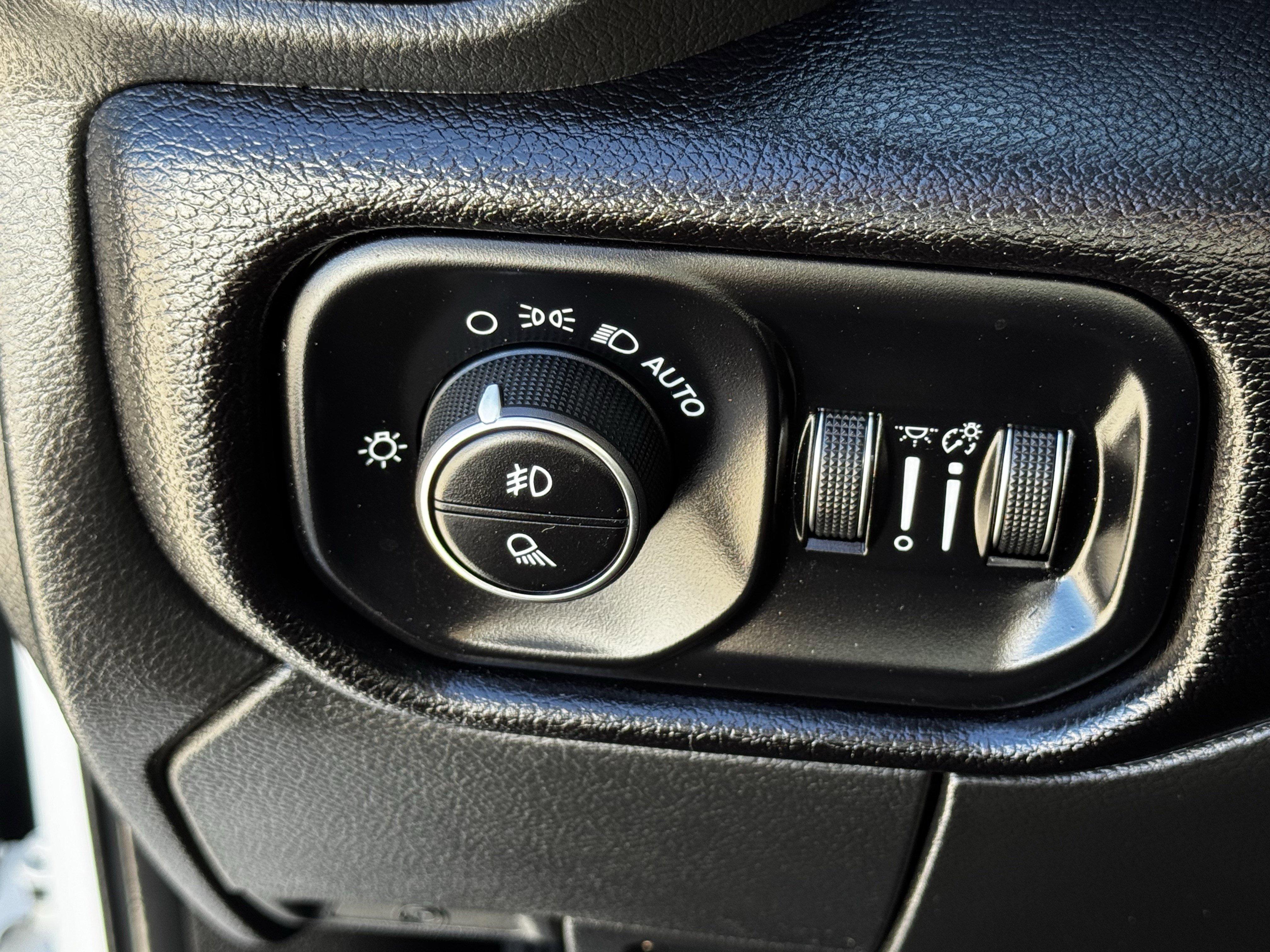 Used 2025 RAM 2500 Laramie image 28