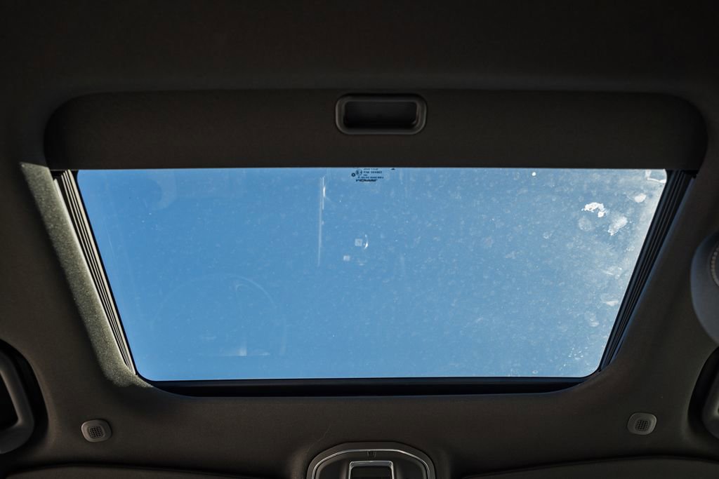 New 2025 Jeep Grand Cherokee Laredo X w/ Luxury Tech Group I image 29