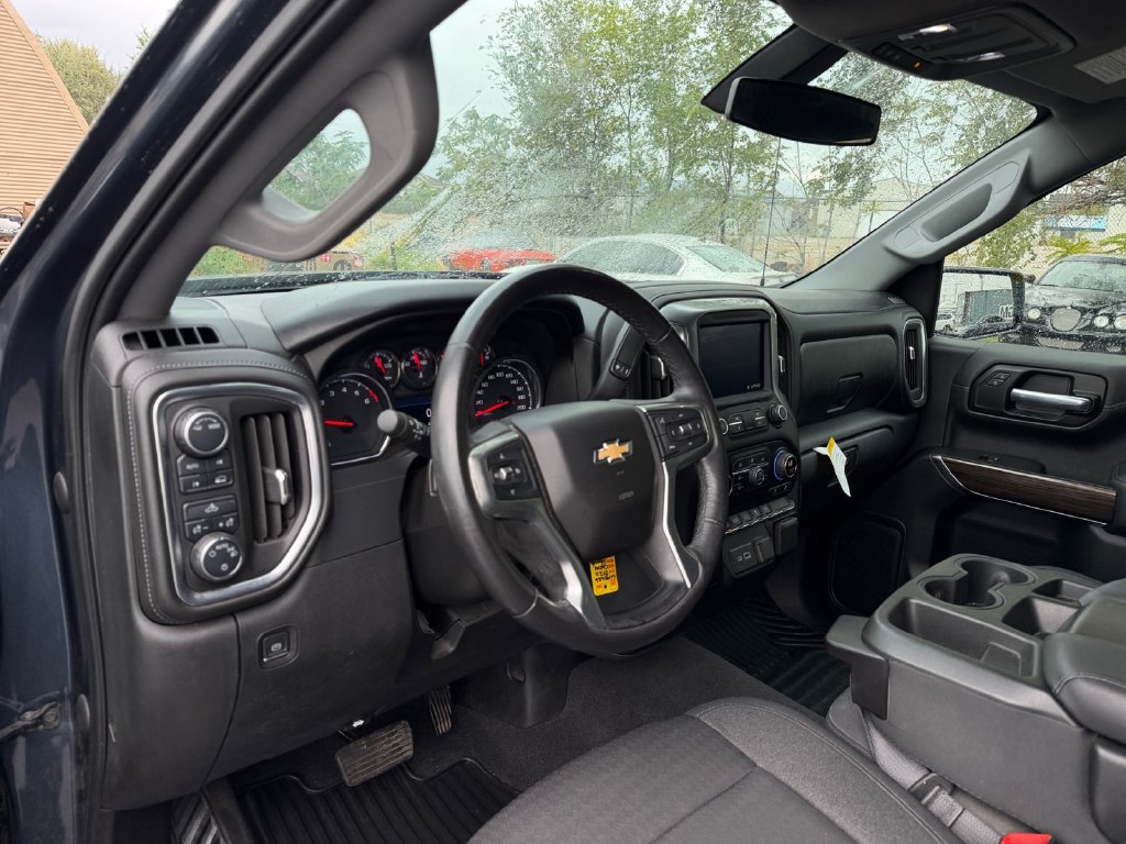 Used 2020 Chevrolet Silverado 1500 LT w/ Fleet Comfort Package AWD/4WD image 18