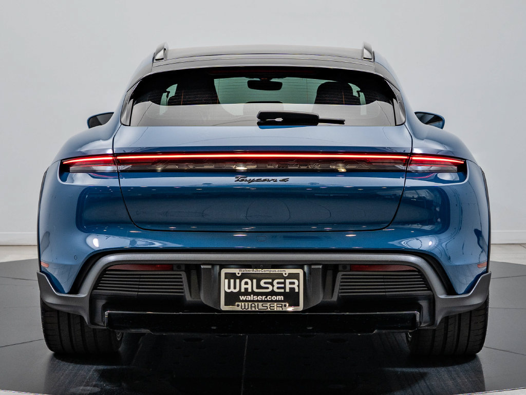 Certified 2022 Porsche Taycan 4 Cross Turismo AWD/4WD image 7
