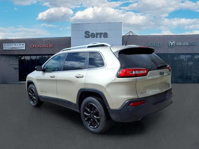 Used 2015 Jeep Cherokee Latitude image 4