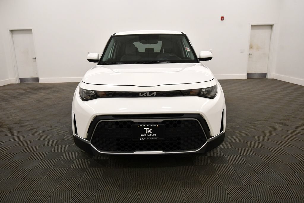 Certified 2025 Kia Soul LX FWD image 11