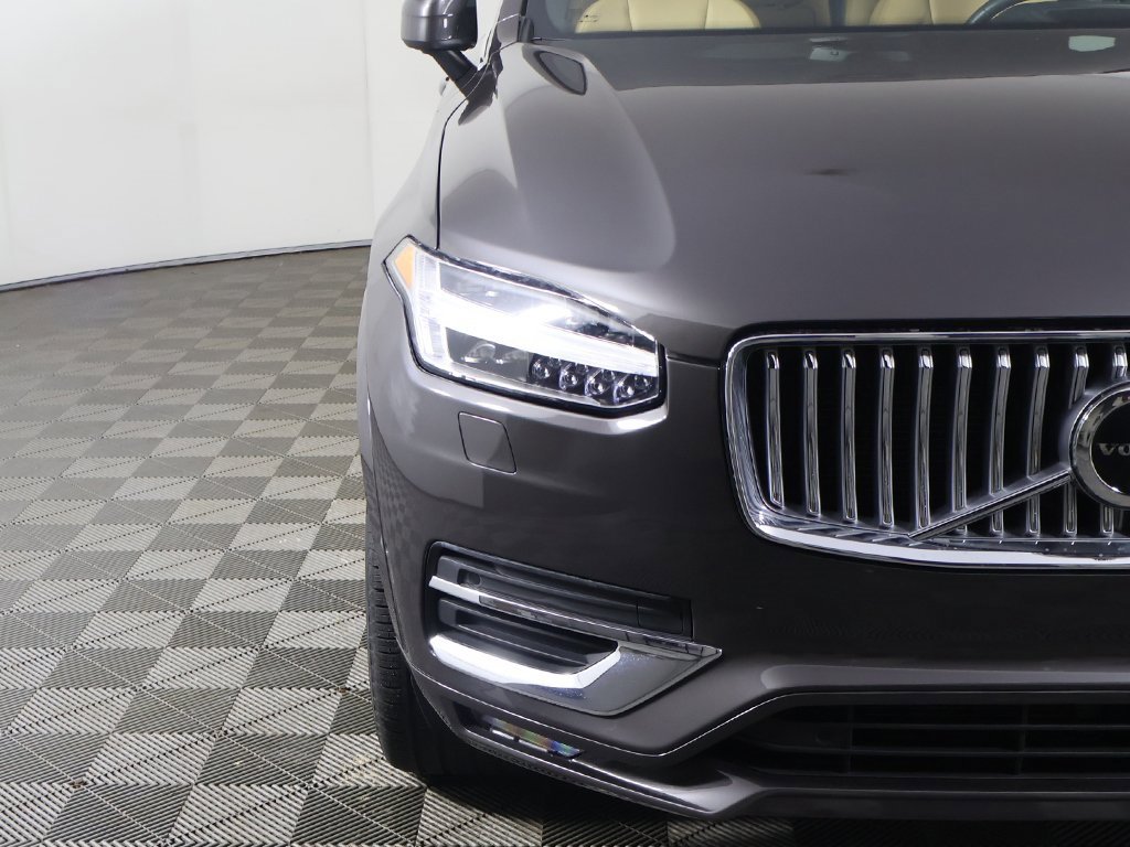 Used 2024 Volvo XC90 B6 Ultimate w/ Protection Package Premier image 18
