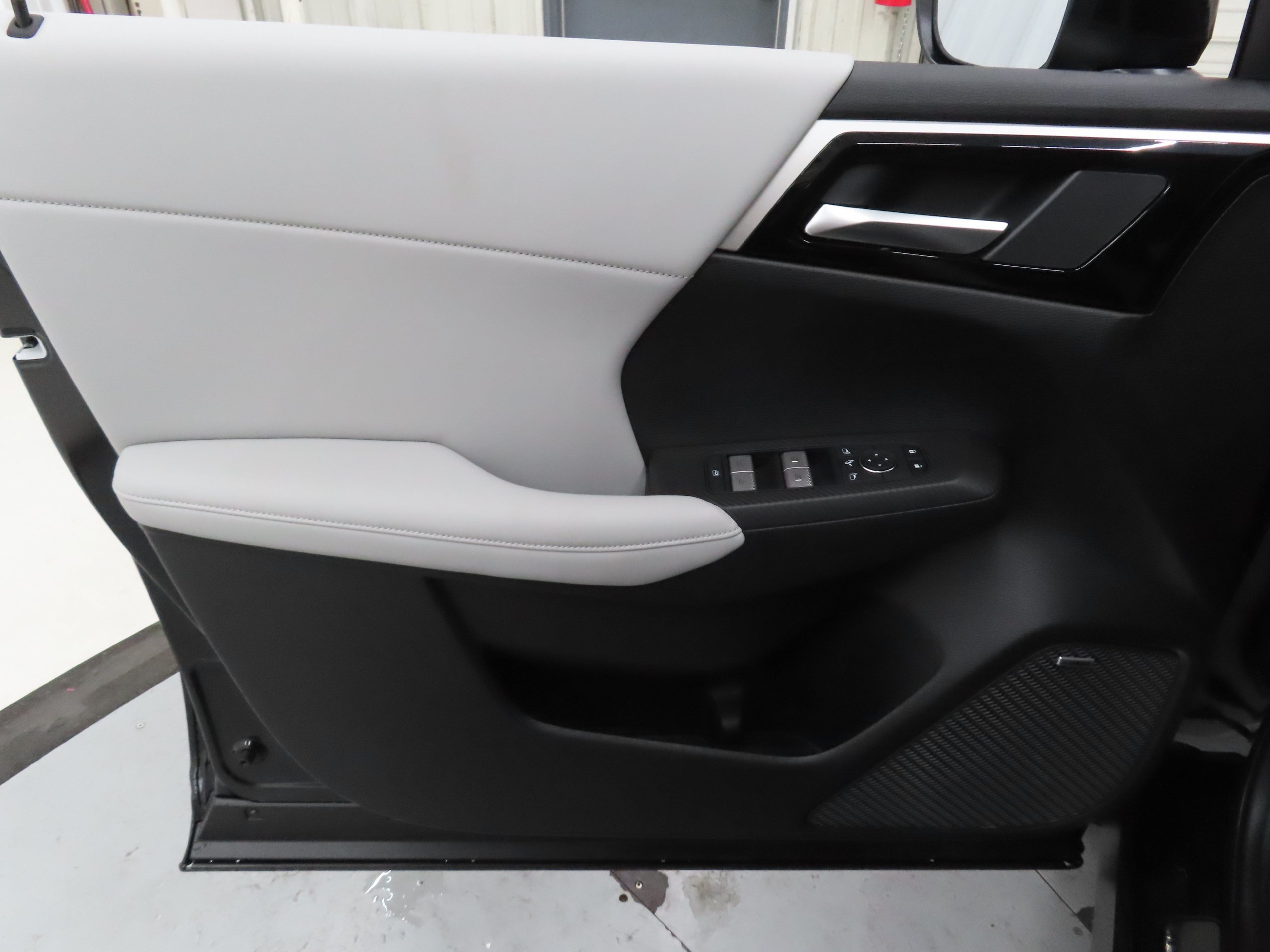New 2026 Mitsubishi Outlander SE FWD image 10