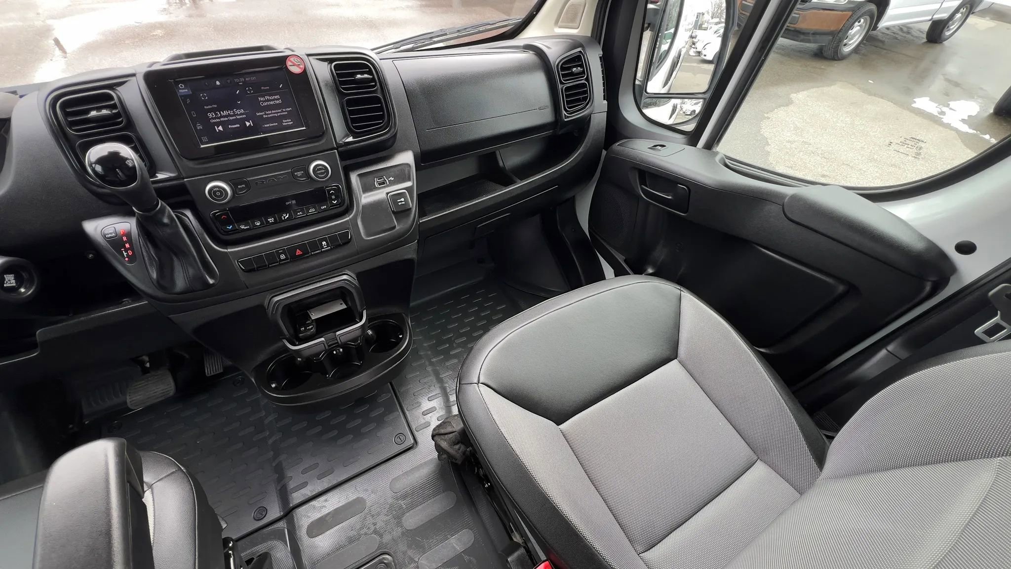 Used 2025 RAM ProMaster 2500 w/ Convenience Group FWD image 19