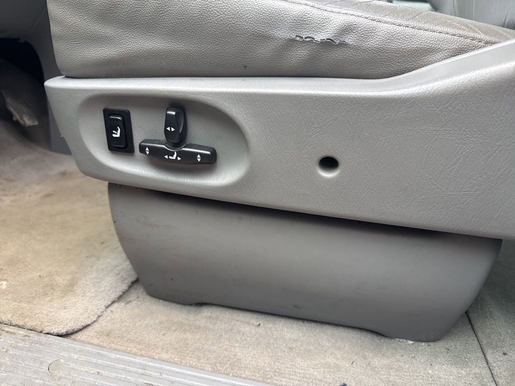 Used 2004 Kia Sedona LX FWD image 10