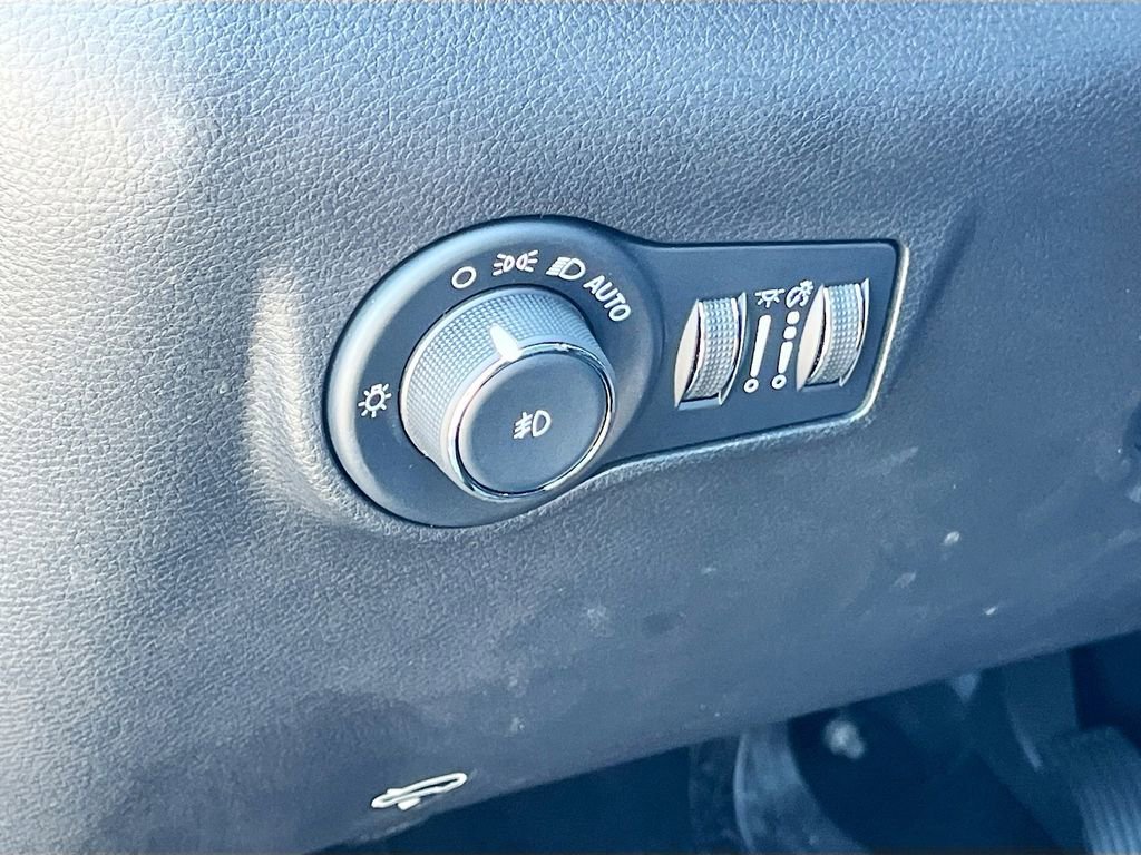 Certified 2025 Jeep Compass Limited image 10