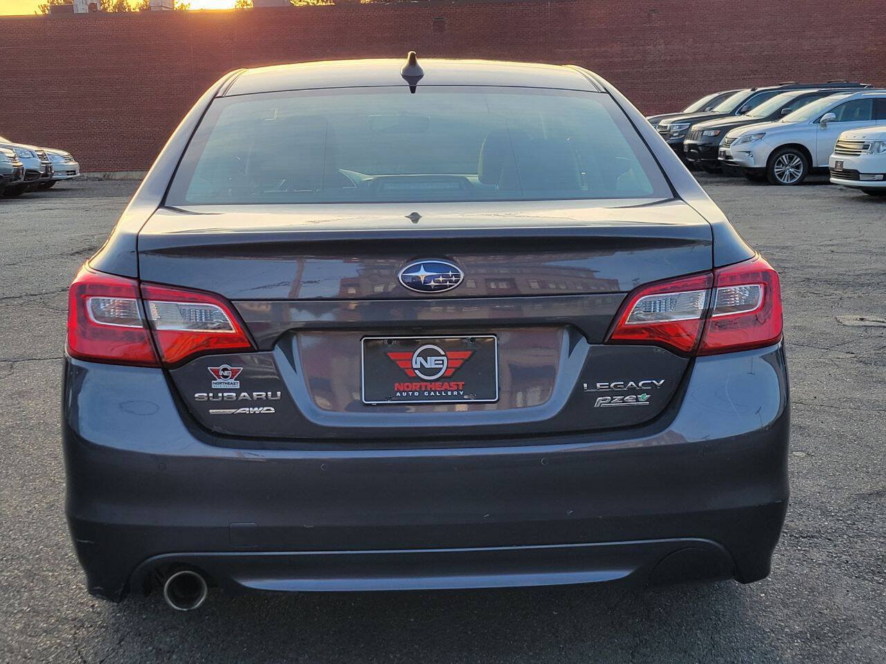 Used 2017 Subaru Legacy 2.5i Limited AWD/4WD image 7