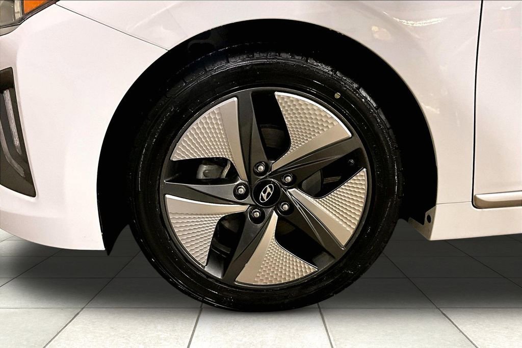 Used 2022 Hyundai Ioniq Limited image 9