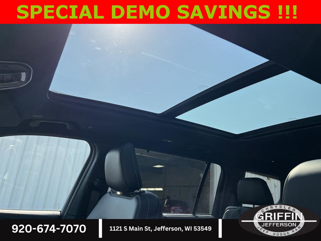 New 2025 Jeep Grand Cherokee L Limited w/ Luxury Tech Group II image 8