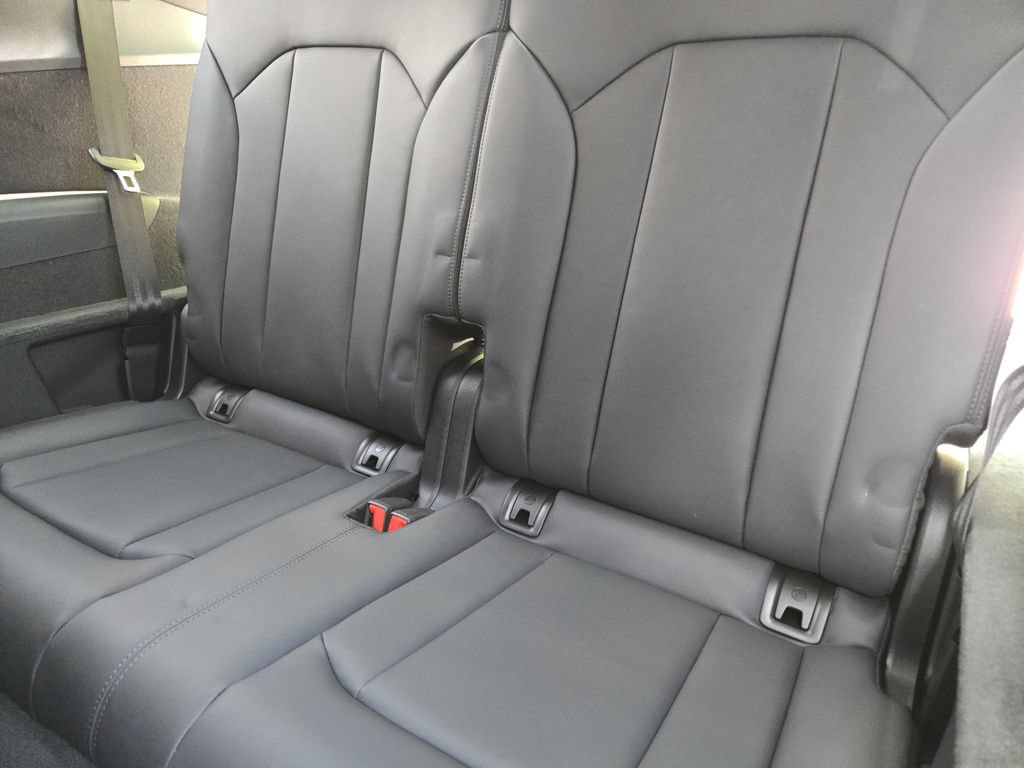 New 2026 Audi SQ7 Prestige AWD/4WD image 35