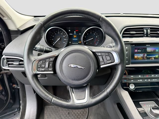 Used 2018 Jaguar F-PACE Prestige AWD/4WD image 12