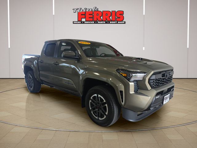 Used 2025 Toyota Tacoma TRD Sport AWD/4WD image 7