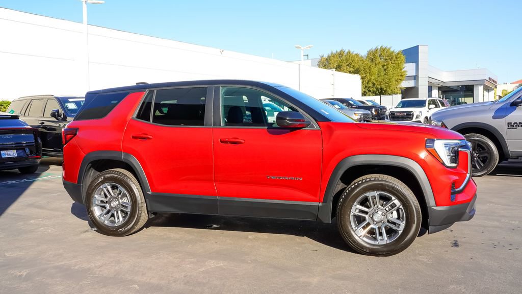 Used 2025 GMC Terrain Elevation image 9