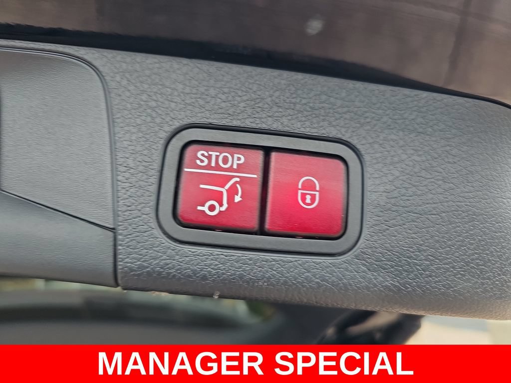 Used 2025 Mercedes-Benz GLB 250 image 13